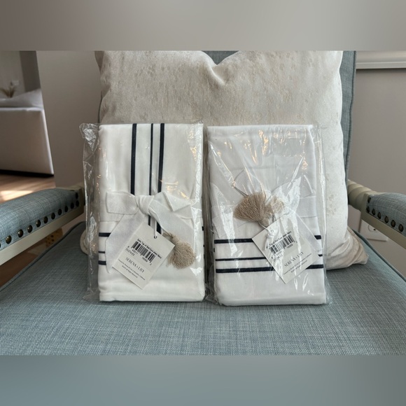 2 NWT Serena and Lily Soho Sateen Euro Shams - Picture 2 of 5